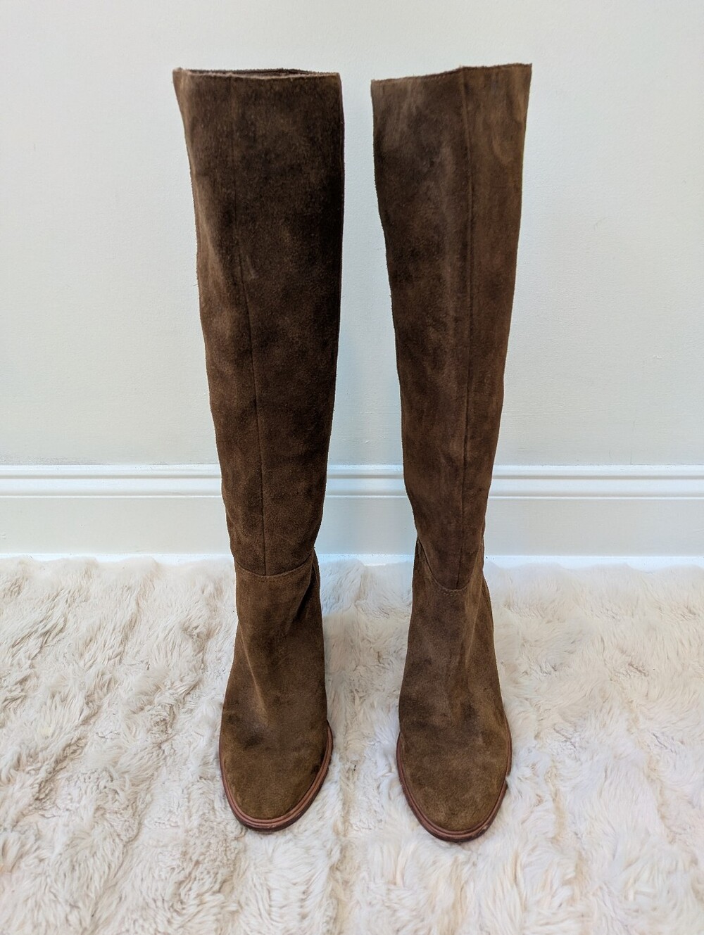 Vince Cumuto Suede Daneera Boot